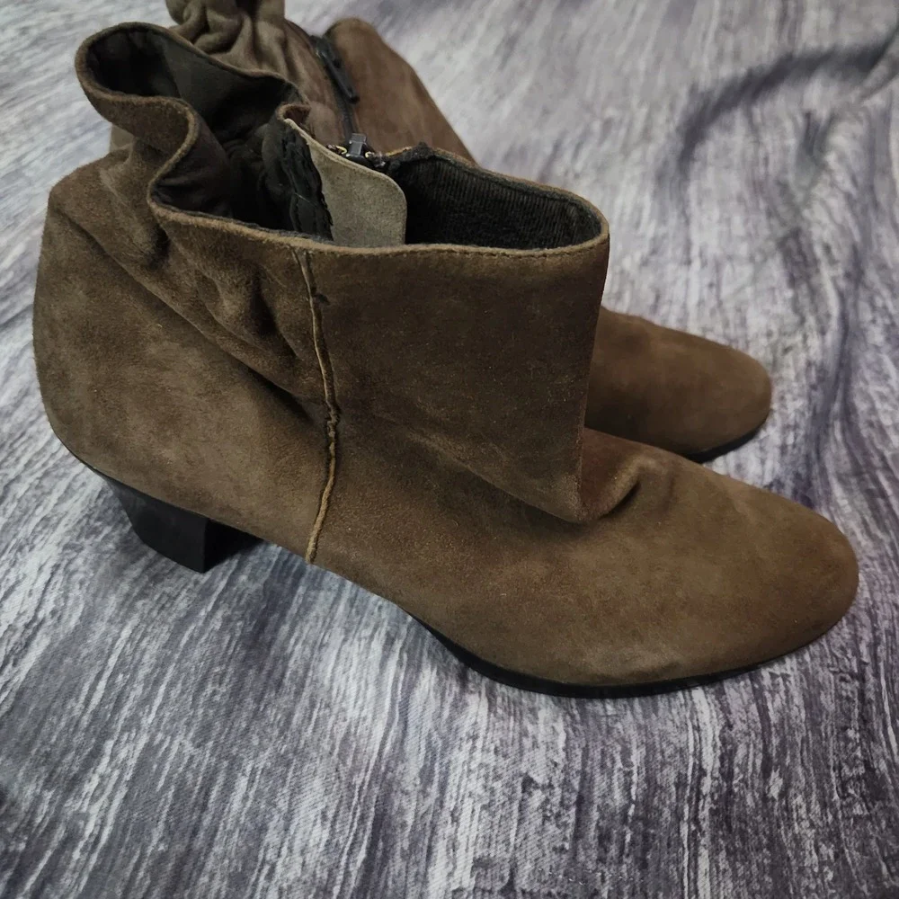 Munro elegant ankle